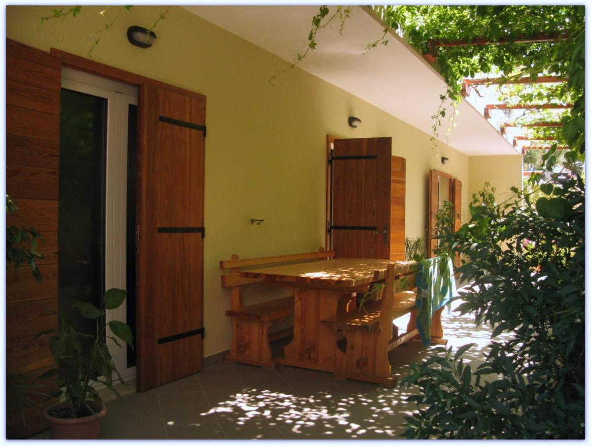 Bubi Hvar Apartments 1 Hvar Town Exterior photo